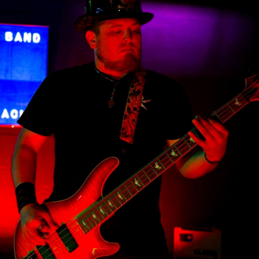 Mens and womens clothes- like new!!